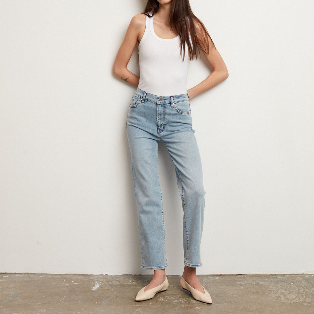 Le Sleek Straight - Tribute