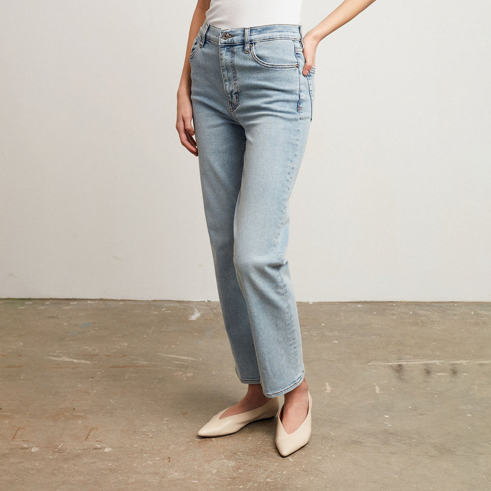 Le Sleek Straight - Tribute