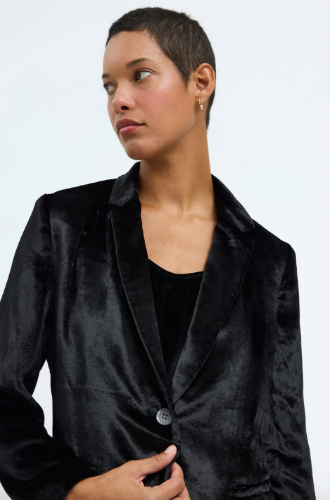 Lia Blazer - Black Velvet