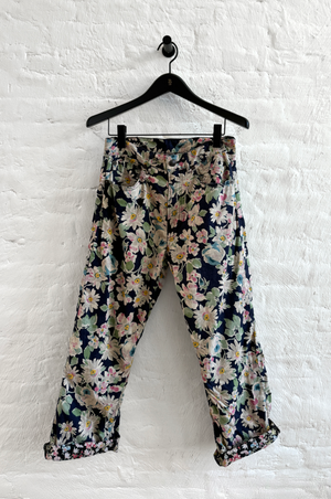 X-BF - Black Floral