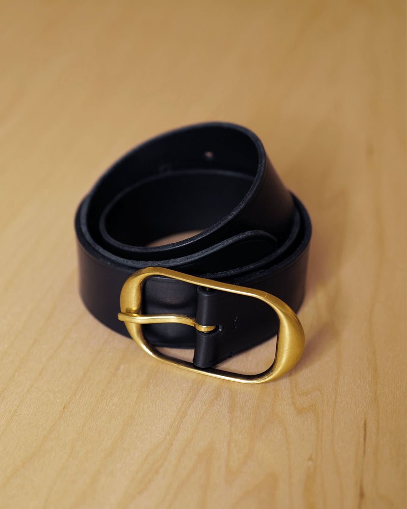 belt with gold buckle